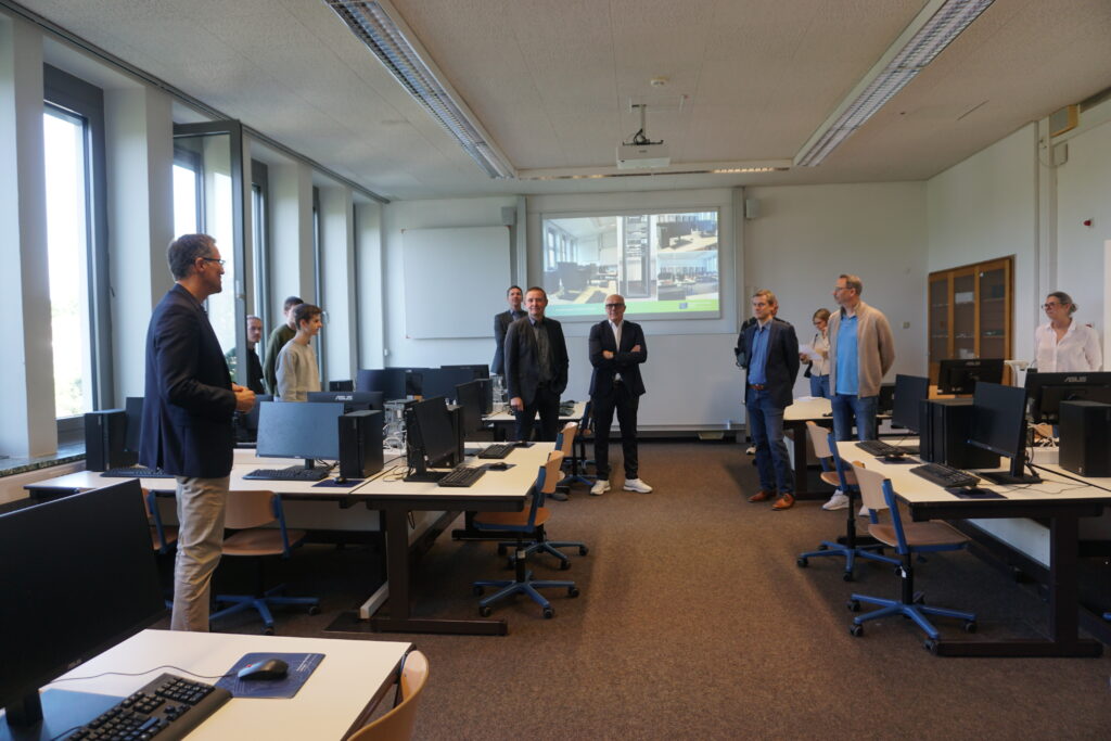 Technisches Berufskolleg Solingen - Eröffnung des IT-Labors Juni 2025
