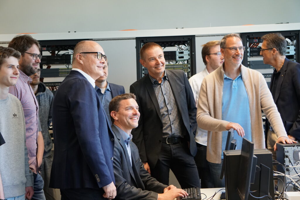 Technisches Berufskolleg Solingen - Eröffnung des IT-Labors Juni 2025