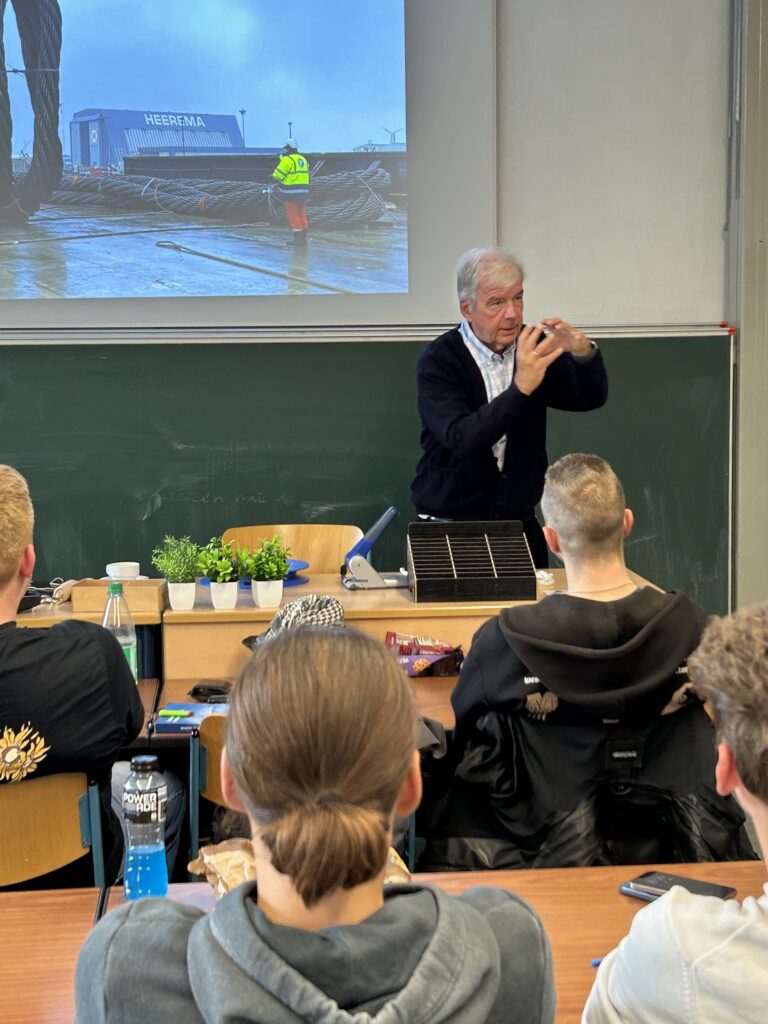 Drahtseiltechnik mit TBK Solingen / Christoph Höller: Weltformat: 'Seilpapst‘ Roland Verreet zu Gast am TBK Solingen